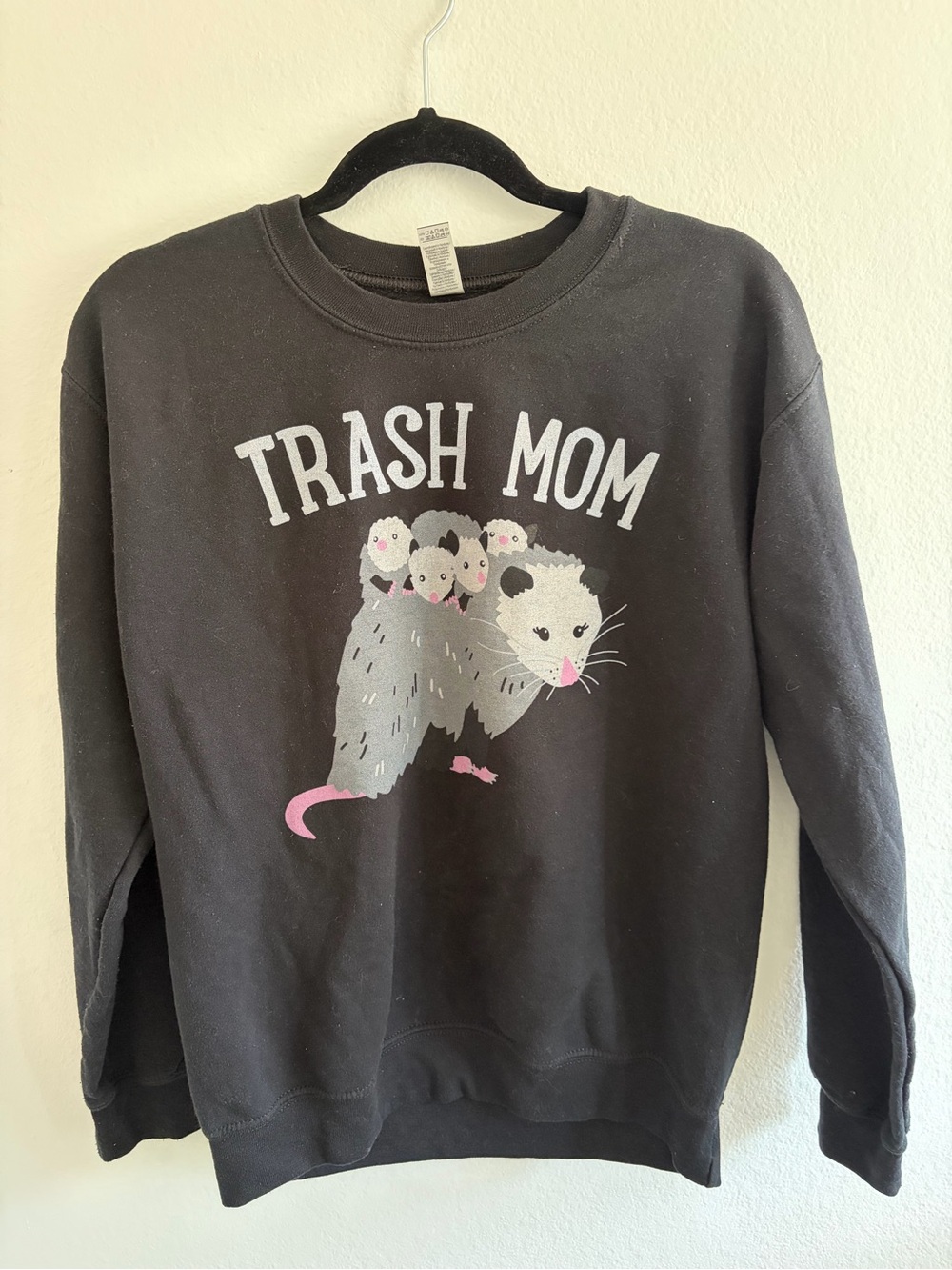 Opossum Trash Mom Pullover Sweater unisex size S EUC